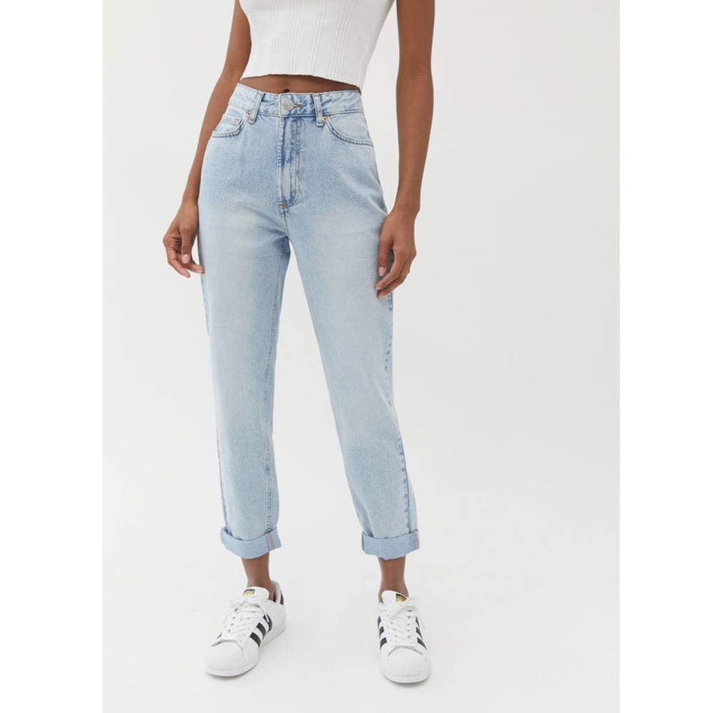 NWT Urban Outfitters BDG High-Waisted Mom Jean Bleached Light Wash Jeans 28W